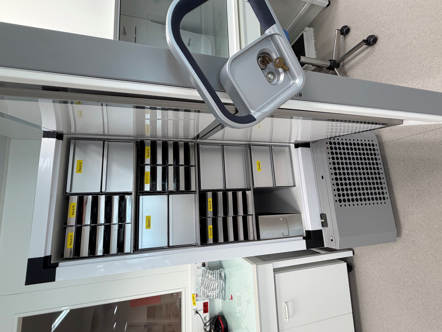 THERMO SCIENTIFIC TSX40086V - Ultra-low temperature freezer (-86°C)